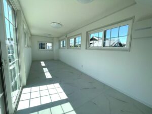 LINE_ALBUM_トレーラー 店舗用_260509_3